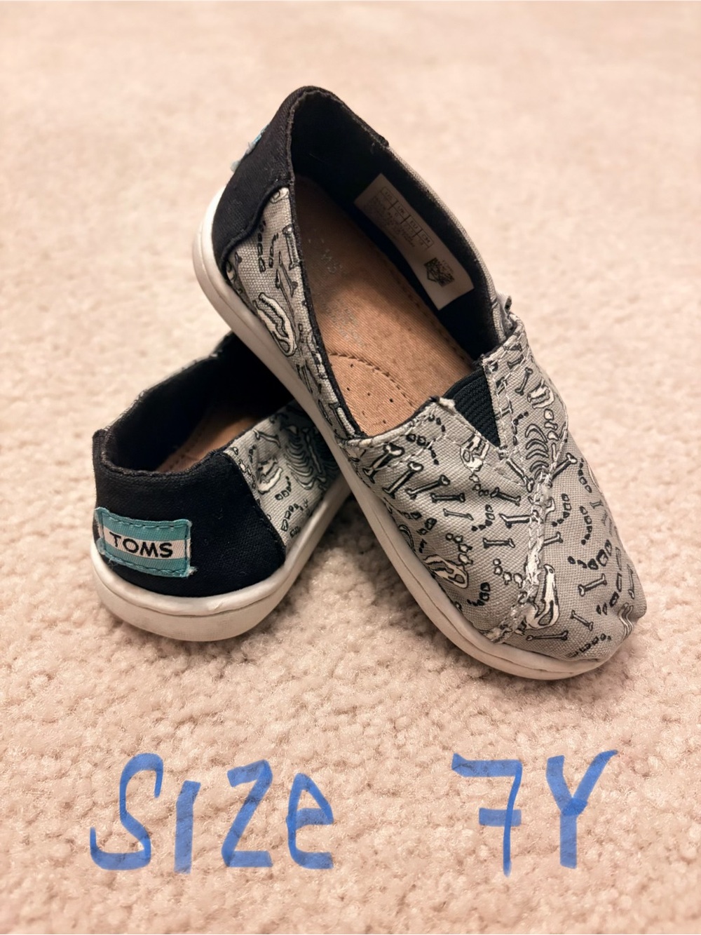 Toms Kids Sneakers in Gray w/ Black Heel & Outline, & White Bones & Soles